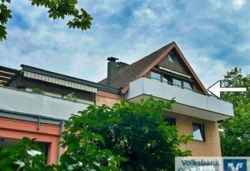 Freie, zentrumsnahe 2,5-Zimmer-Wohnung mit Garage und Balkon