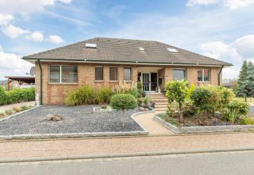 Bungalow met viel Wohnraum.....