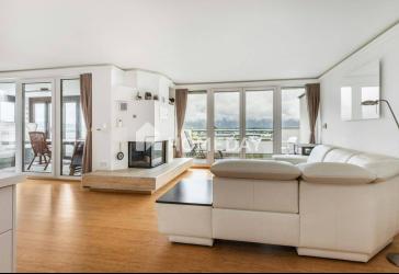 Stilvoll wohnen mit Weitblick - exklusive Wohnung mit Wintergarten, zwei Balkonen und Kamin