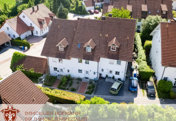 *** Modernisiertes Reihenmittelhaus in Traumwohnlage am Brunnerfeld ***