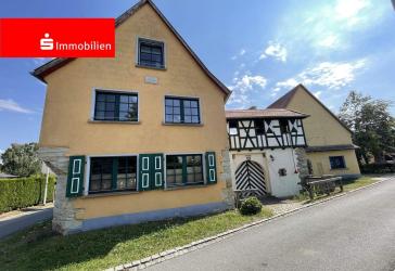Charmantes Mehrfamilienhaus mit drei Wohneinheiten - ein echtes Schmuckstück in Korbußen
