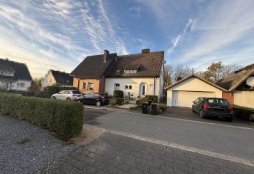 Zweifamilienhaus auf großem Grundstück und guter Substanz in Ennigerloh!