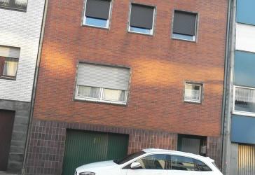 Stadthaus mit Garage in zentraler Lage (3 Wohneinheiten)