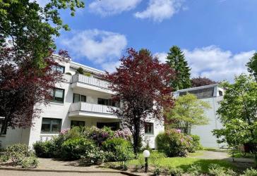 Top Eigentumswohnung in Othmarschen mit Südbalkon und Wohnrecht!