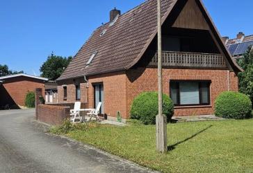 Gemütliches Wohnhaus mit großzügiger Gewerbeeinheit und Baugrundstück wartet auf Ihre Ideen