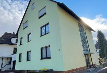 Solides Mehrfamilienhaus mit Ausbaupotenzial in Mannheim-Seckenheim