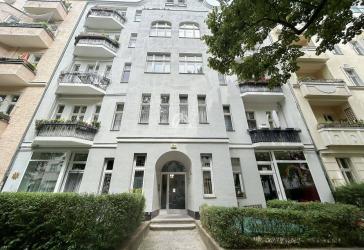 CHARMANTE 2-ZIMMER-ALTBAUWOHNUNG MIT OFFENER WOHNKÜCHE IN BERLIN-WILMERSDORF I PROVISIONSFREI