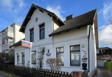 Historisches Zweifamilienhaus mit großem Hof in bester Lage von HH-Lohbrügge