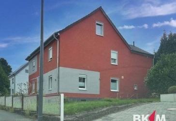 Wohnerlebnis der Extraklasse - Einfamilienhaus mit riesigem Garten!