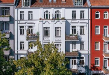Großzügige, 144 m² große 4-Zimmerwohnung mit Balkon, Wannenbad & Gäste-WC
