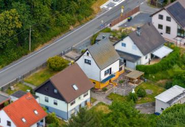 Ihr neues Zuhause in Gera: Einfamilienhaus mit Garage und praktischem Nebengelass!