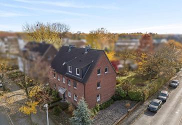 Bezugsfreies 3-4 Familienhaus ideal für Mehrgenerationswohnen, zusätzliche Bebauung möglich