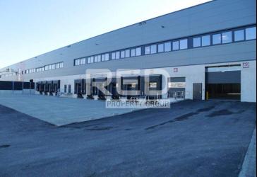 Modernes Logistikobjekt - Höhe 10,5 m - Rampen - LED