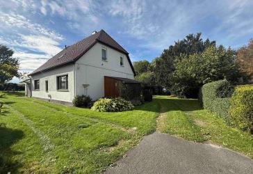 Einfamilienhaus mit Zugang zu See, den Bootsanlegern und Badestelle