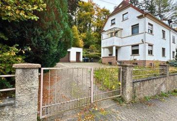 2-3 Familienhaus mit Bauplatz in guter Lage von Fechingen