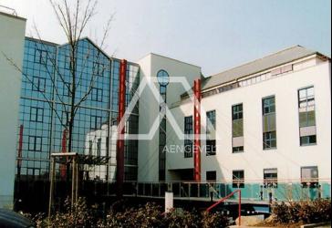 Moderne Büroflächen im Grünen