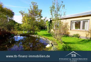 Burhafe: Stilvoller Flachdachbungalow mit Blick ins Grüne! #212