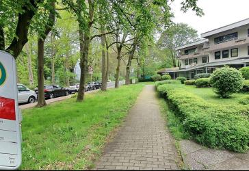 Vielseitig nutzbare Gewerbefläche in der Lesumer Heerstraße mit Schwimmbadnutzung.