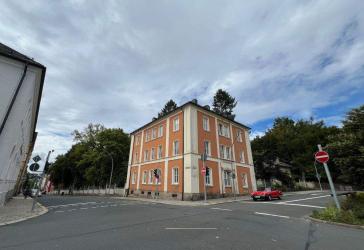 Anlageobjekt mit Potenzial: MFH im Zentrum mit 5 Wohnungen, Stellplätzen, Garagen