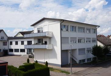 Familienfreundliche 4-Zimmer-Etagenwohnung mit Balkon