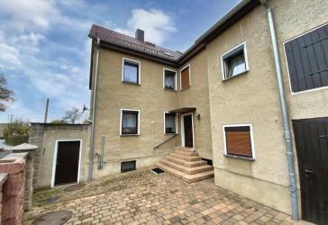 Modernisiertes Einfamilienhaus mit vielseitigem Raumkonzept und großen Gartengrundstück