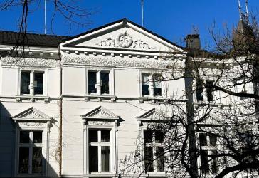 EIN EINMALIGES UND PROMINENTES DENKMAL - BESONDERE FABRIKANTENVILLA
