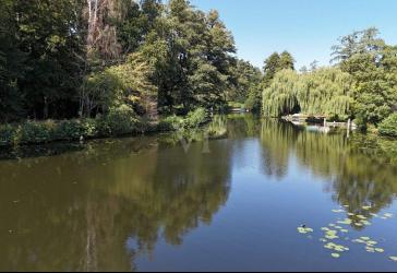 Wohnen, wo die Spree ihr schönstes Ufer zeigt - verklinkertes Juwel mit großer Steg- und Slipanlage
