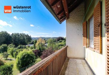 Großes Glück in der Reihe. Reihenendhaus in beliebter Lage von Selb.