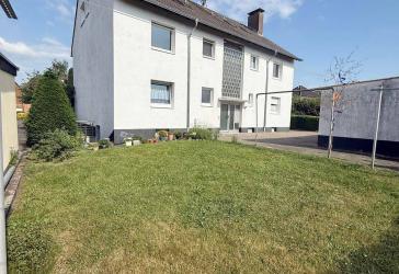 Mehrfamilienhaus zuverlässig vermietet in bester Lage von Langenfeld.