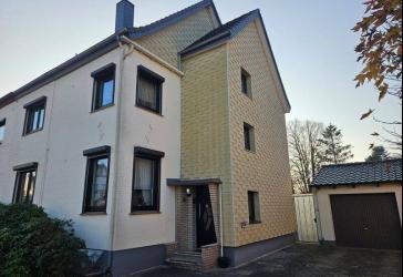 Doppelhaushälfte mit sehr viel Platz und großem Garten sucht neue Eigentümer