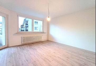 3 Zimmer Wohnung mit Balkon