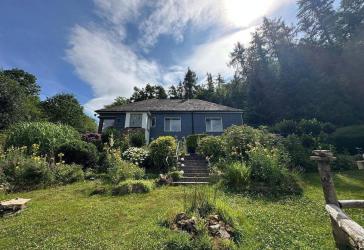 Freistehendes Einfamilienhaus in Alleinlage mit Panoramablick im Wald