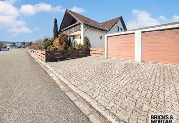 Einfamilienhaus mit Wintergarten und Doppelgarage