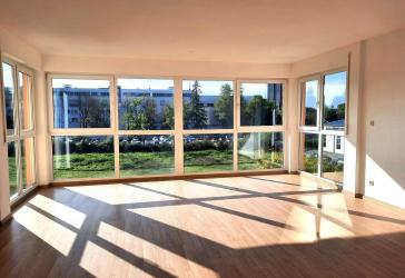 4 Zimmer Wohnung mit 2 Bädern