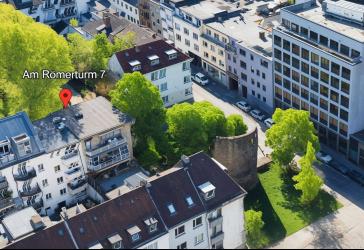 Mitten in der City, mitten im Grünen! Idyllische Terrassenwohnung - 4 Zimmer - modernisiert !