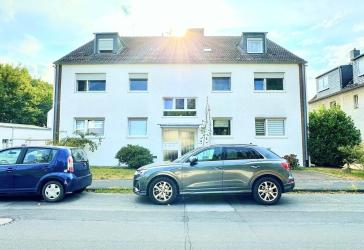 Voll vermietetes 6-Parteien-Haus mit 11-Garagen in guter Lage und Hinterland-Baupotenzial