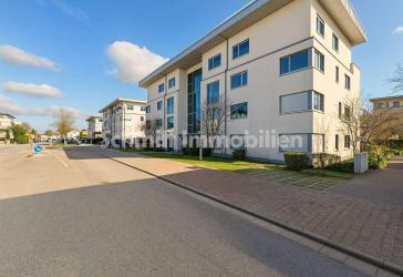 4-Zimmer-Penthouse mit Dachterrasse und 2 TG-Stellplätzen in Hattersheim