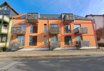 #reserviert# 50 m bis zur Müritz! - wertig ausgestattete 2-Raumwohnung mit Müritzblick, Südbalkon und Innenhofstellplatz