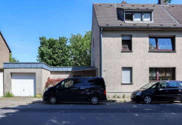 Großzügiges Grundstück mit vielseitigem Entwicklungspotenzial und bestehendem Wohnhaus