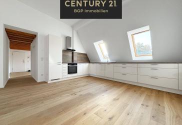 Drei-Zimmer-Penthouse-Wohnung in guter Lage - VH DG li.