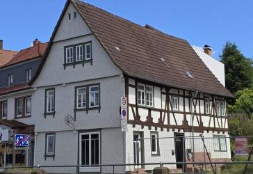 Mitten in Erbach - Fachwerkhaus mit Gewerbeeinheit