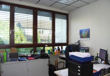 Büro- , Schulungs,- Lager-, gewerbl. Räume, drei Etagen je 500 qm (teilbar 250 qm) m. Parkplätzen!