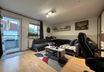 PROVISIONSFREI AM STADTRAND VON LEIMEN: 3 Zimmer, Balkon, Stellplatz.