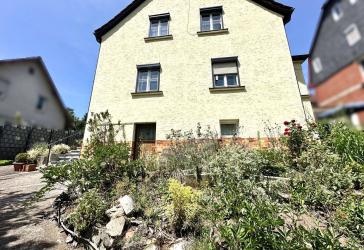 Freistehendes großzügiges Einfamilienhaus - Coburg.