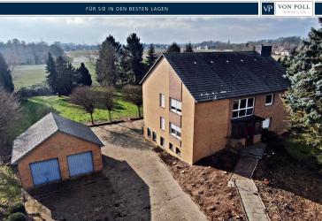 Zweifamilienhaus mit gehobener Ausstattung auf großem Grundstück
