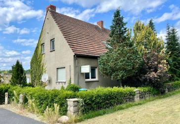 Großes Einfamilienhaus mit Potenzial zum Zweifamilienhaus auf 4.695 m² Grundstück – mit Gewächshäusern, Blockhütte & mehr!