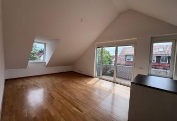 Sonnige 3-Zimmer Wohnung mit EBK und Balkon