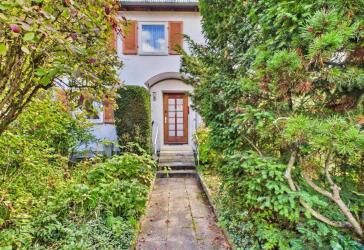 Familienfreundliches Reihen-Eckhaus mit großem Garten in Stuttgart Möhringen