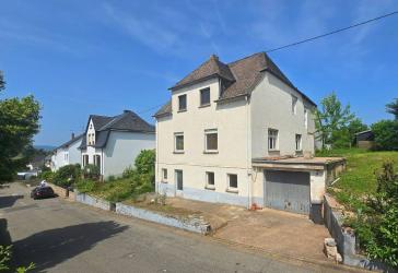 Altbaucharme, Weitblick und Freiraum für Ihre Wohnträume in Trier-Ruwer - ideal für Handwerker und Renovierer!