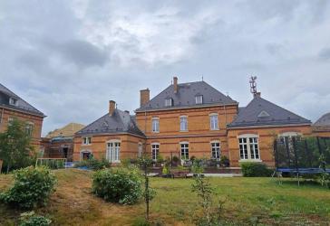 Historische Mehrfamilienhäuser mit Ausbaureserve - Einzigartiges Kulturdenkmal in Top-Lage!